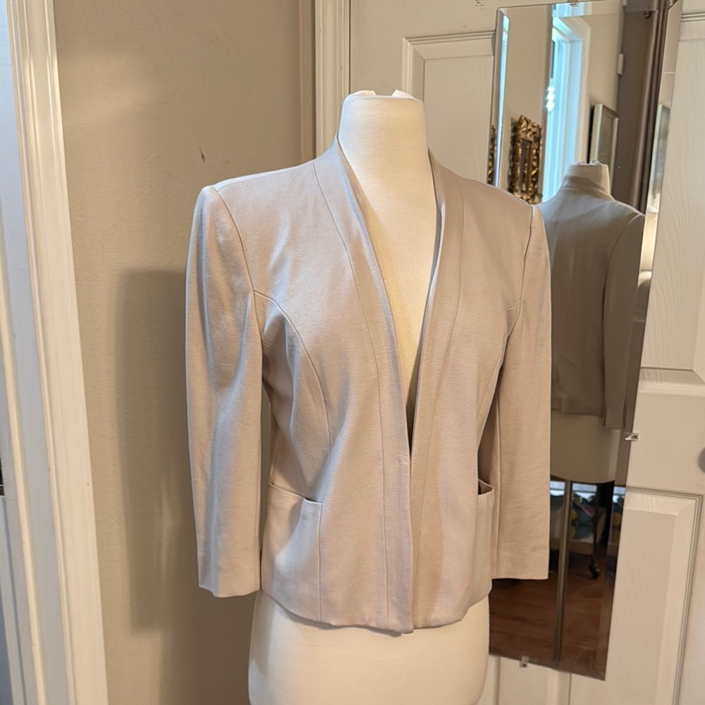 Premise Cream Blazer Cropped 3/4 Sleeves Collarless Design